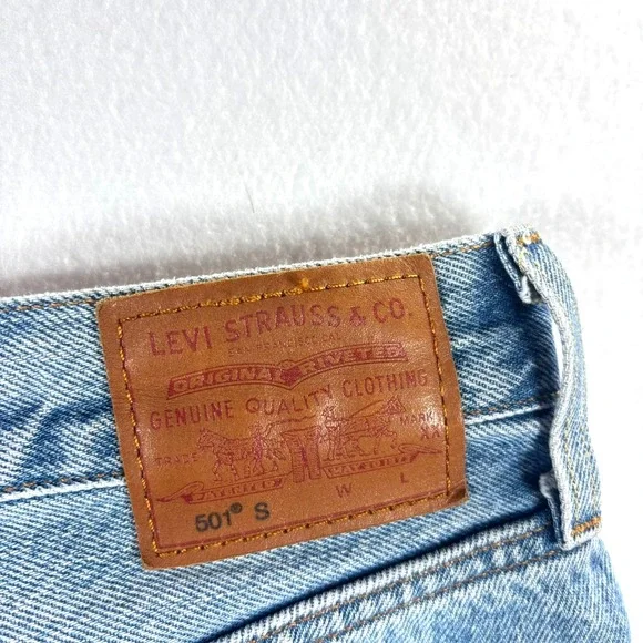 VTG Levis 501 Short Jeans Women 14 Skinny Distressed Big E Light Wash Button Fly - Picture 8 of 10